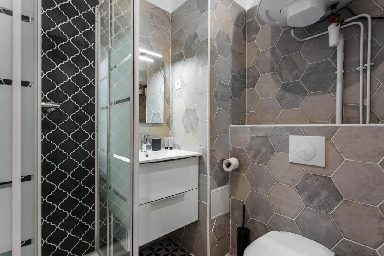 Апартаменты Cmg Place De Clichy - Metro Europe Париж Экстерьер фото